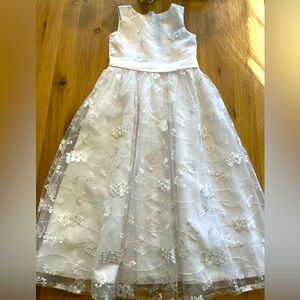 Girls formal dress size 8-9 years. Flower girl, communion,formal occasion Easter